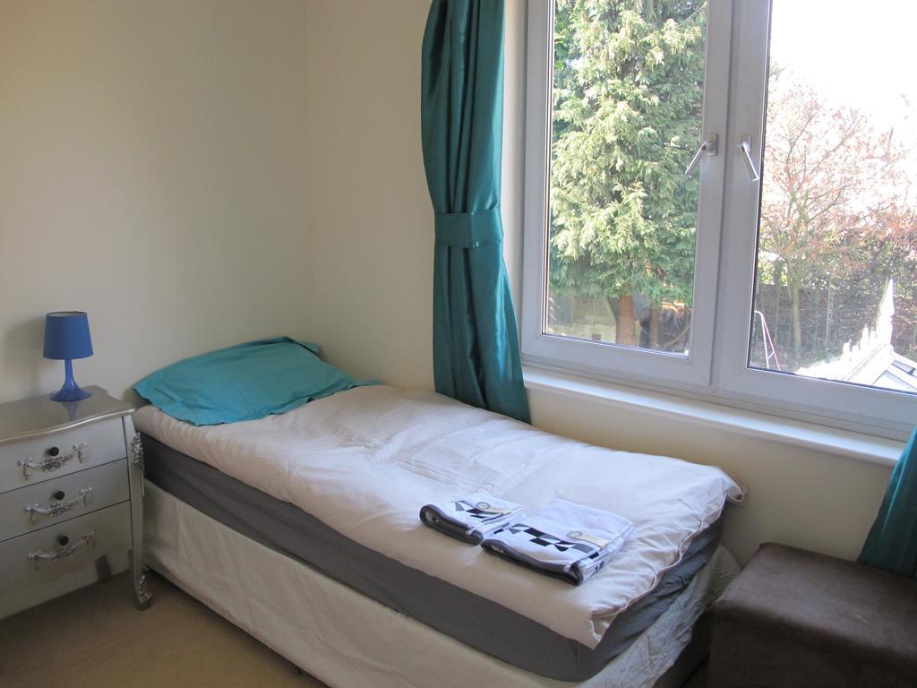 Westmorland - 4 Bedroom House - Free Parking For Up To 7 Cars - Walking Distance To Qmc And University - Ideal For Contractors And Large Groups นอตติงแฮม ภายนอก รูปภาพ